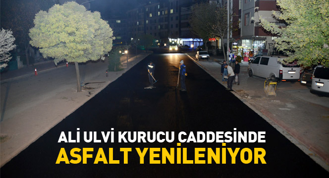 Ali Ulvi Kurucu Caddesinde Asfalt Yenileniyor